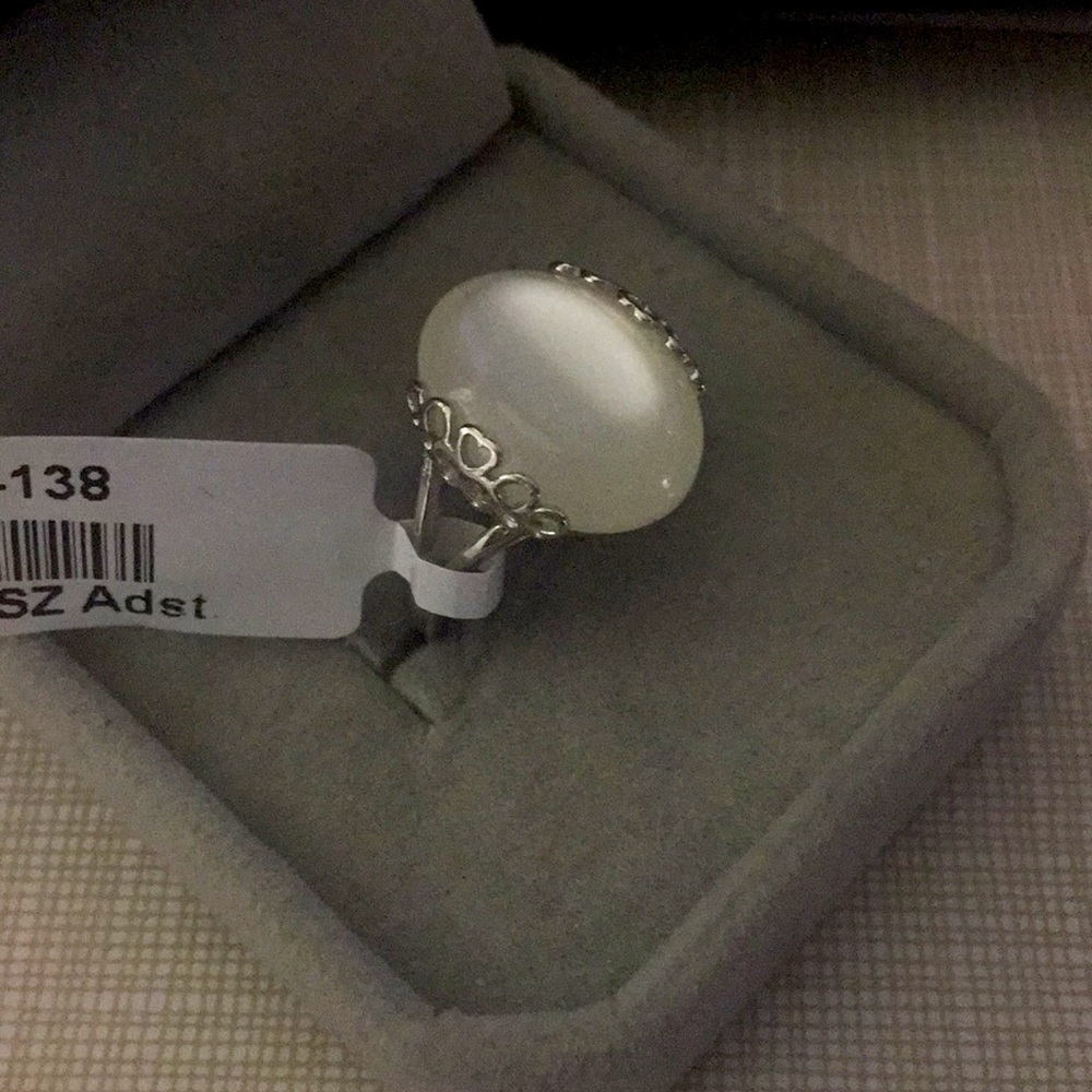 MADE IN USA NEW Beautiful Mother of Pearl Ring